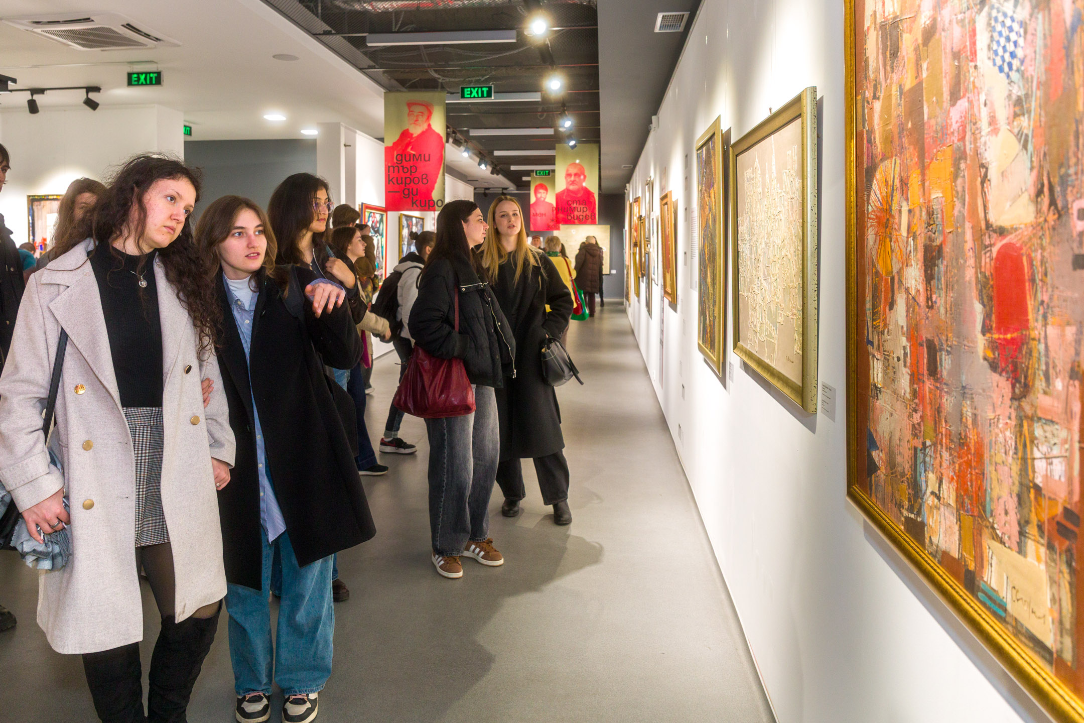 Студенти и художници - среща на поколенията в Галерия „Капана“